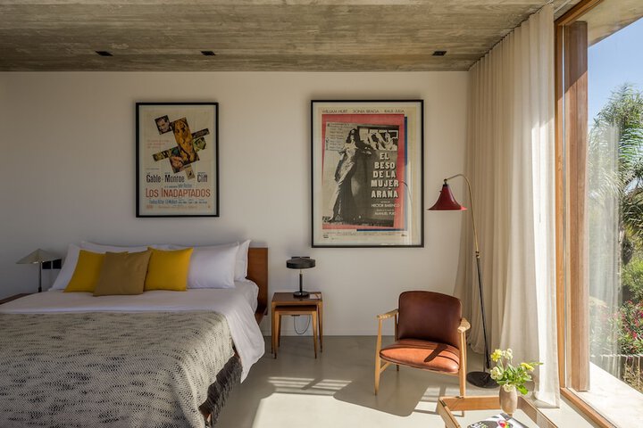 Room 3 of 40