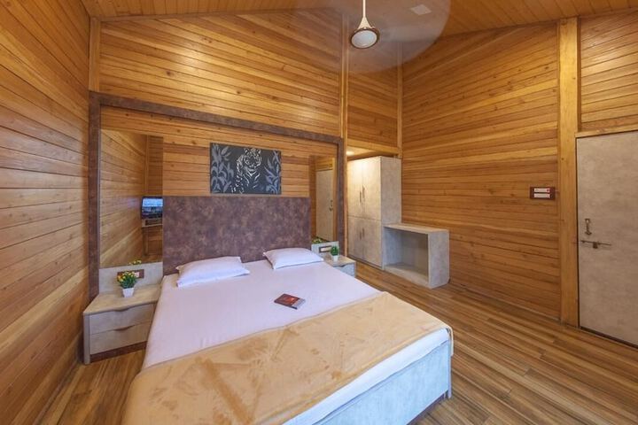 Room 3 of 31
