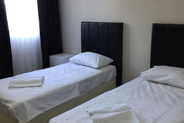 Room 13 of 19