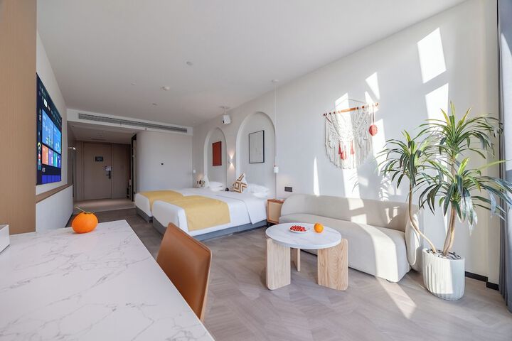 Room 18 of 60