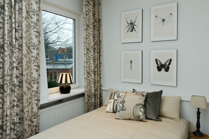 Room 2 of 43