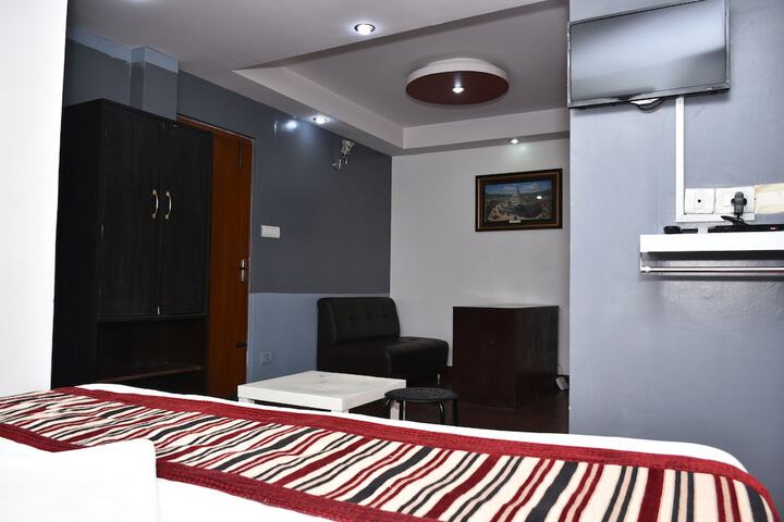 Room 9 of 23