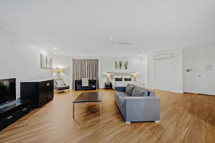 Room 10 of 46