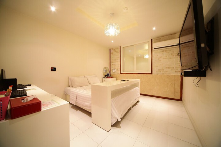 Room 16 of 75
