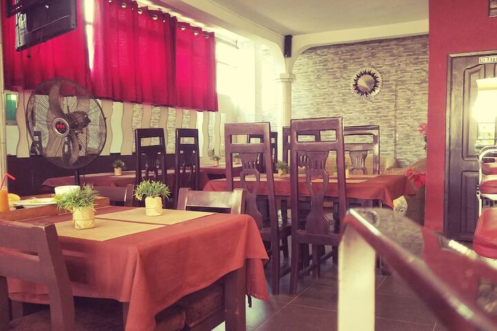 Dining 59 of 85