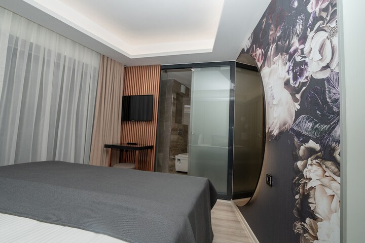 Room 19 of 38