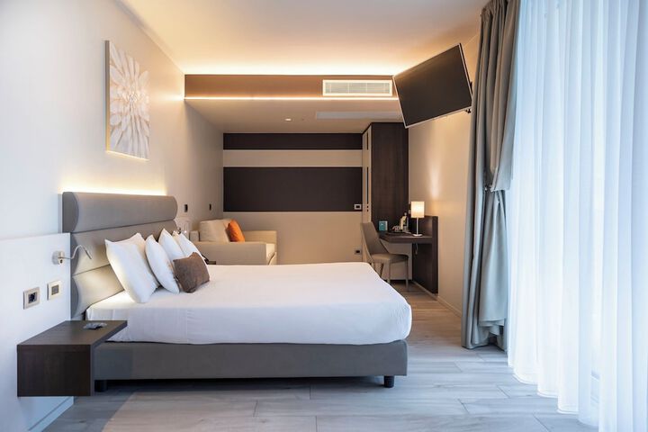 Room 32 of 86