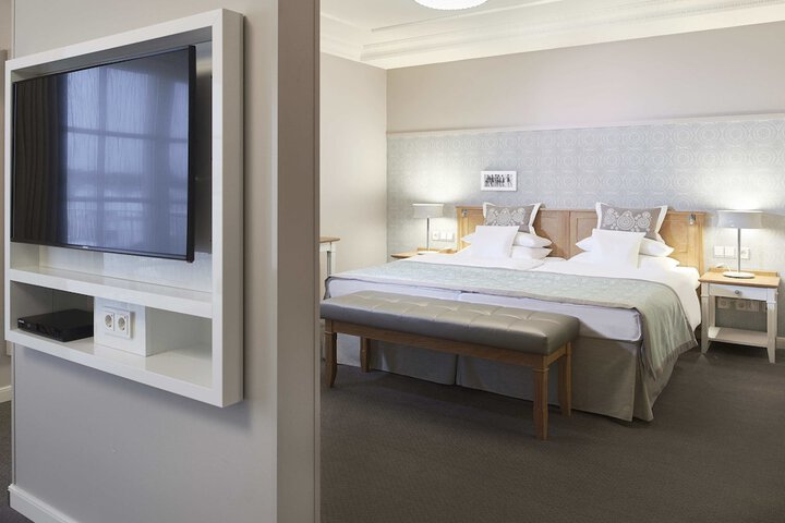Room 10 of 110