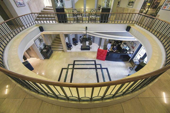 Entrance & Lobby