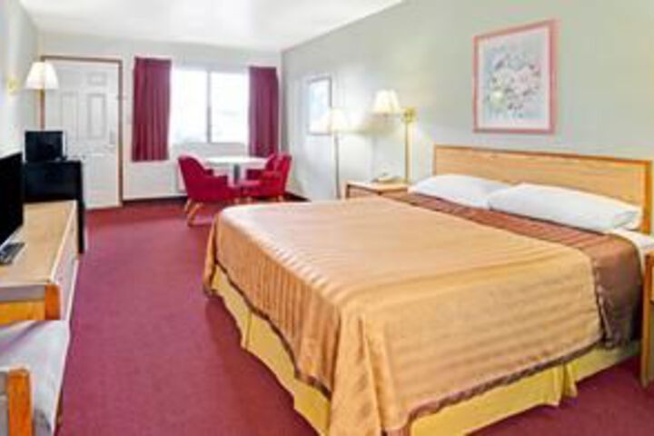 Room 34 of 84