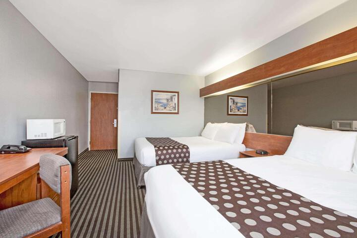 1 Queen Bed (1 of 17)