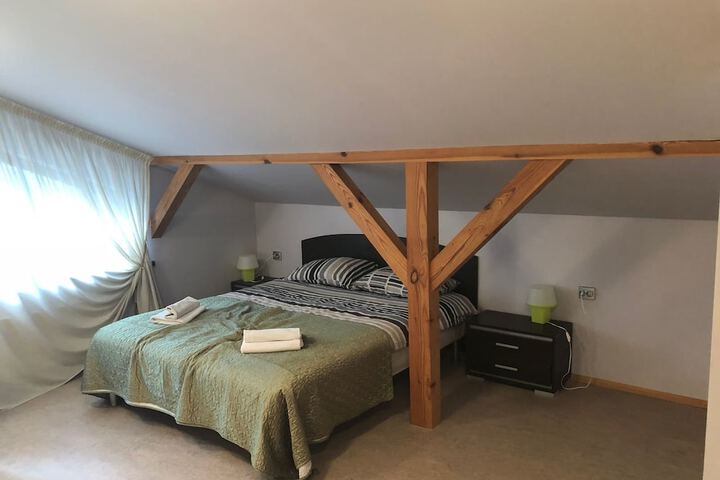 Room 12 of 37