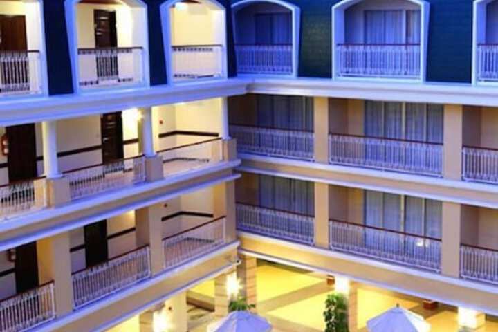 Hotel with Pool