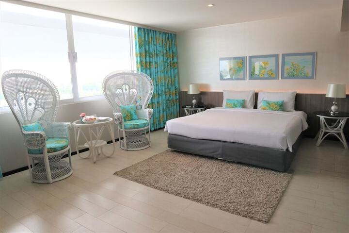 Room 12 of 70