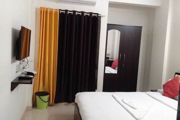 Room 8 of 23