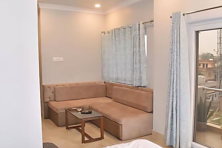 Room 11 of 29