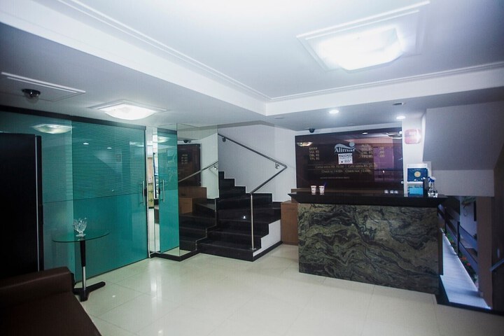 Business Center 46 of 51