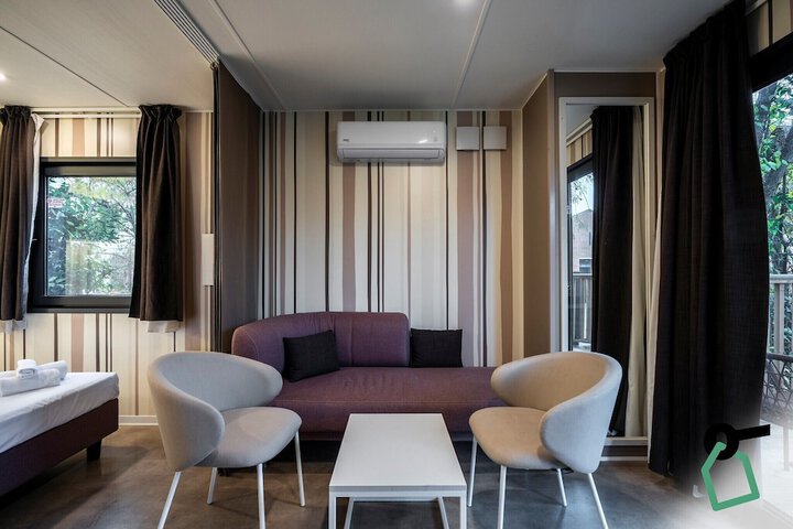 Room 15 of 42