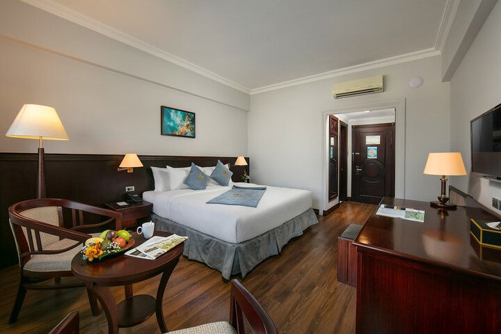 Room 5 of 96