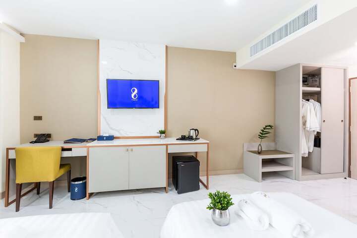 Room 17 of 32