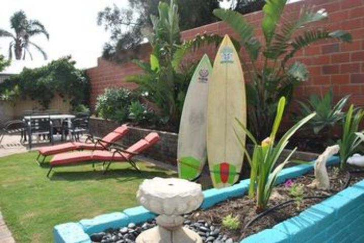 Hotel Exterior 9 of 26