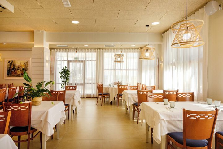 Dining Photos