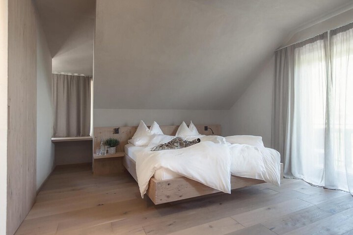 Room 7 of 41
