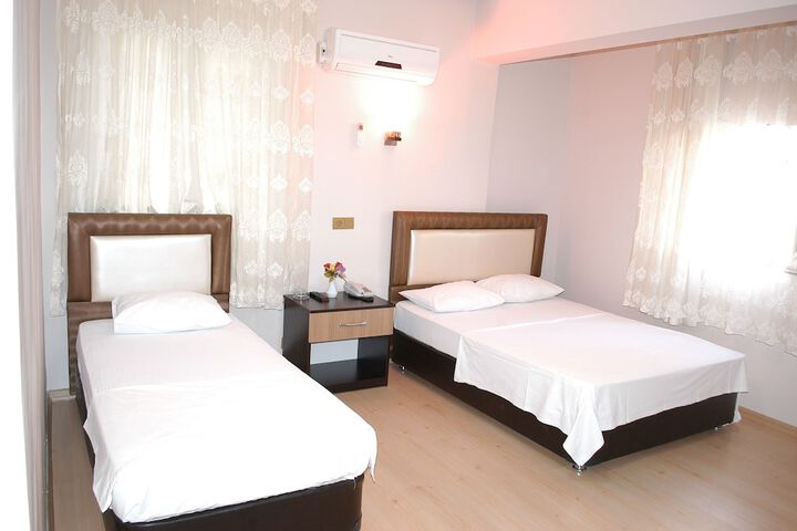 Room 6 of 24