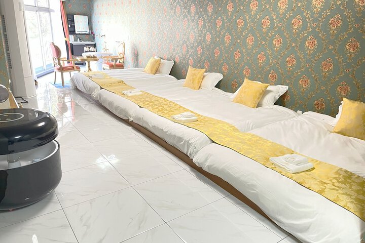 Room 63 of 185