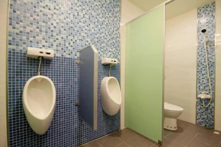 Room 7 of 16
