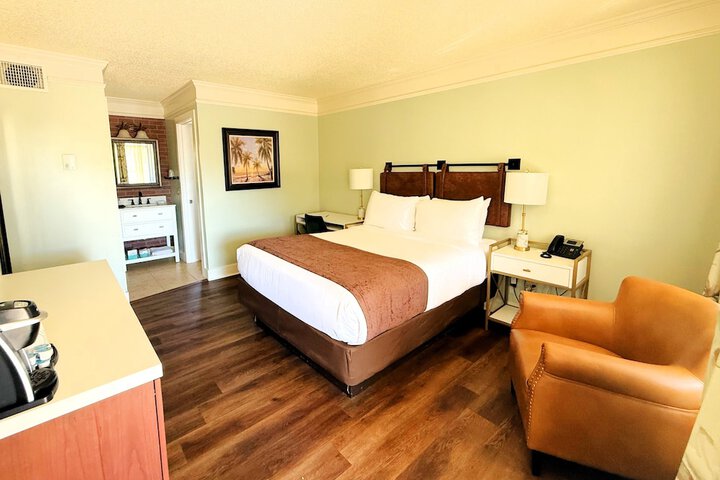 Room 26 of 61