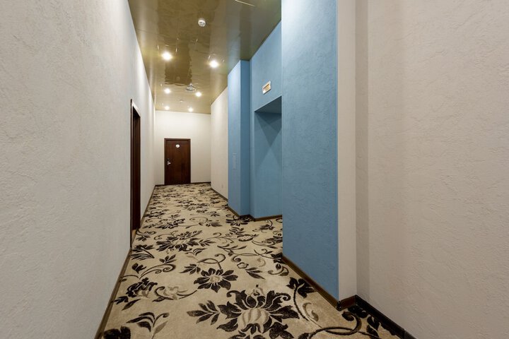 Ballroom/Hall 35 of 39