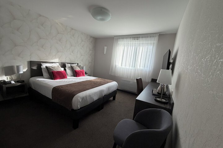 Room 38 of 80