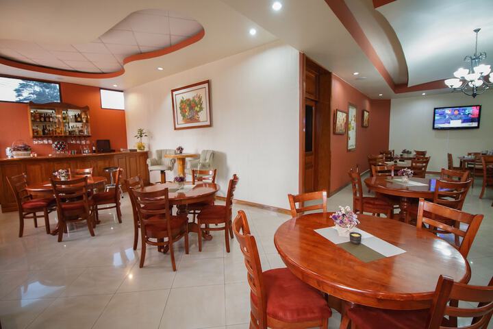 Dining 72 of 81