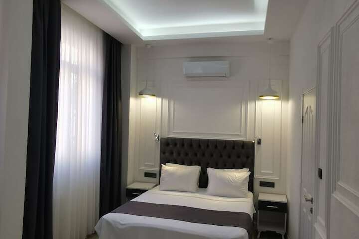 Room 16 of 85