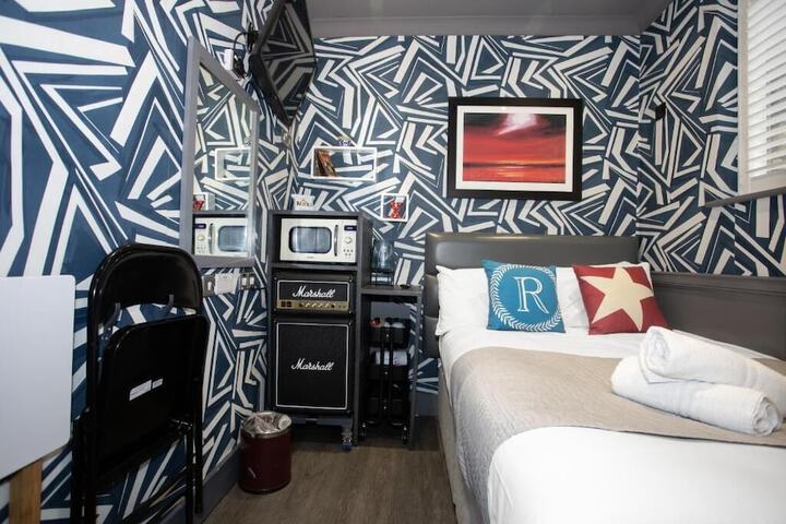 Room 138 of 344