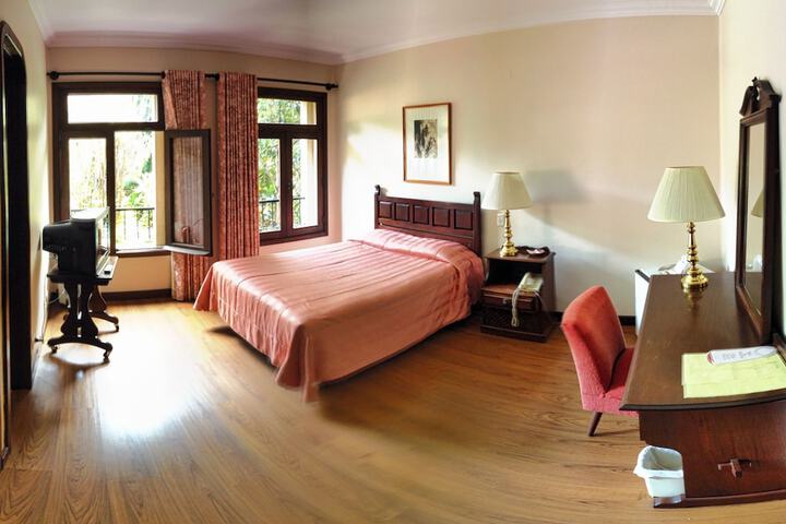 Room 13 of 74