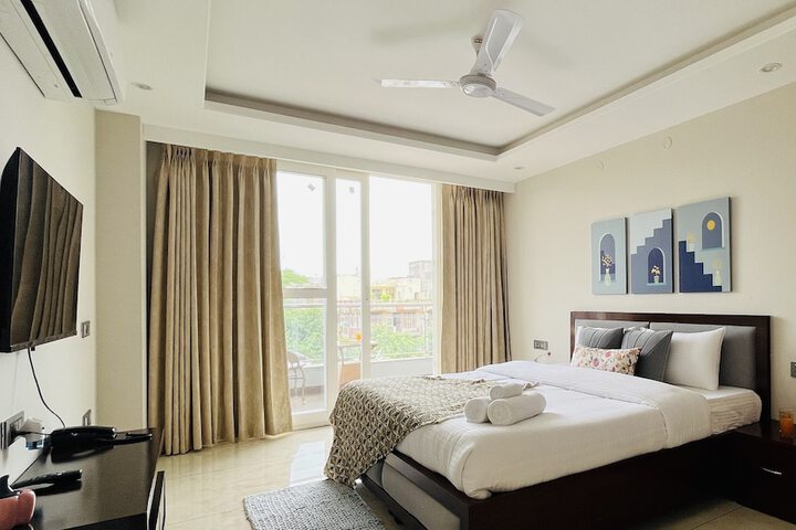 Room 3 of 36