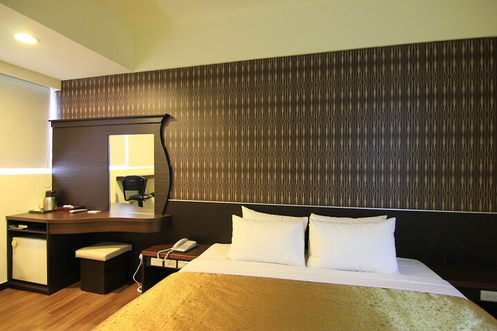 Room 17 of 49