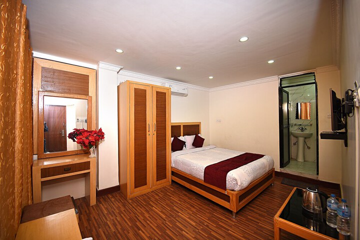 Room 6 of 20