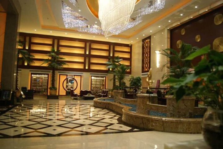 Entrance & Lobby
