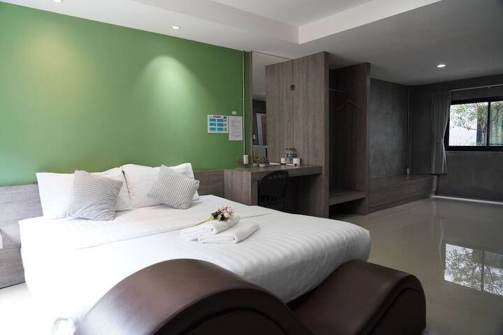 Room 16 of 62