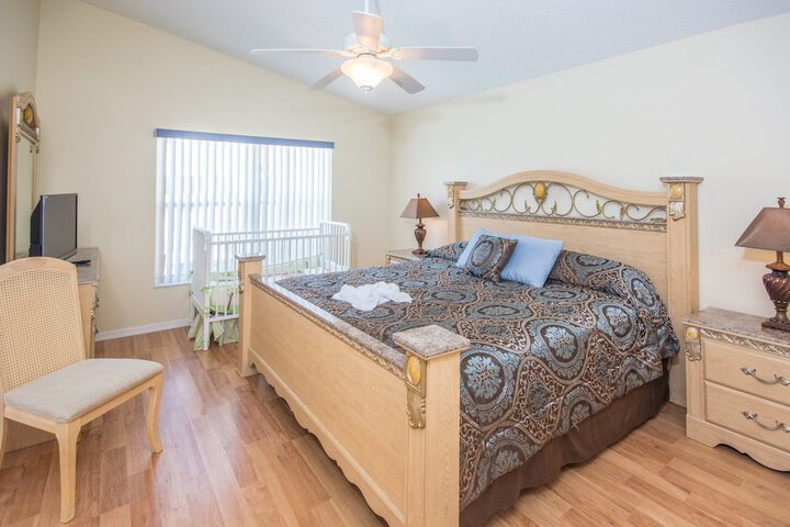 Room 5 of 17
