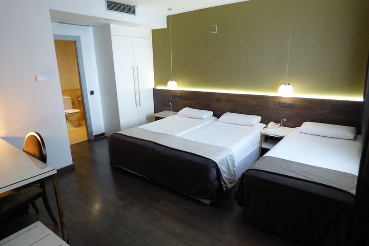 Room 64 of 193