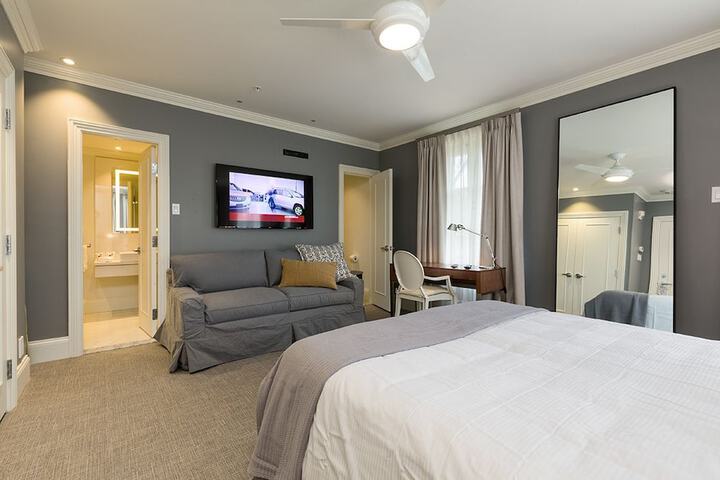Room 3 of 42