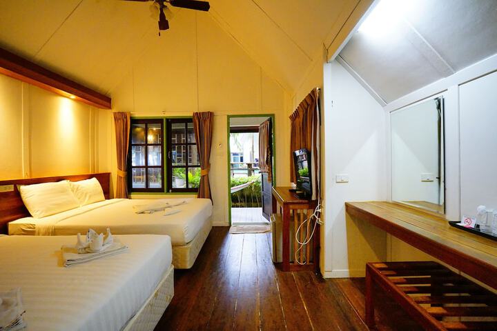 Room 15 of 93