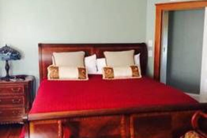 Room 14 of 33