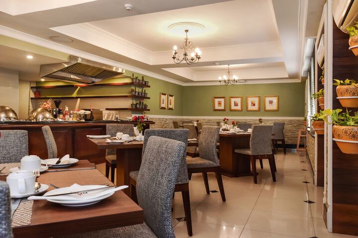 Dining Photos