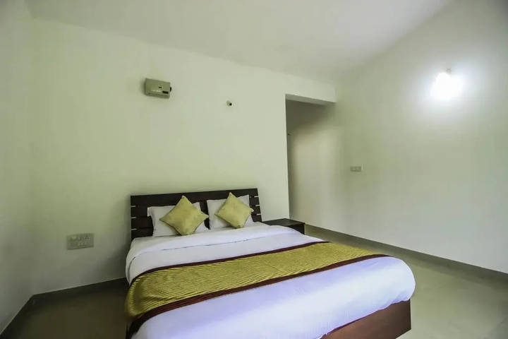 Room 2 of 12