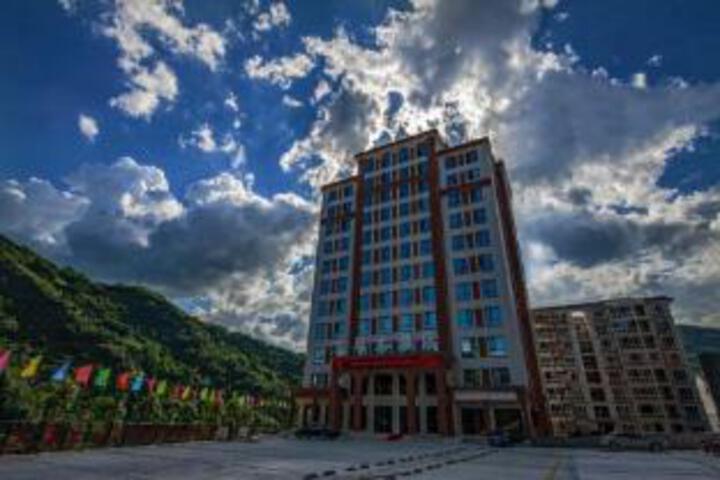 Chongqing Longquan Hotel